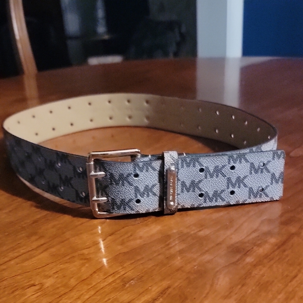 MICHAEL KORS Bell Black and Gray Monogram